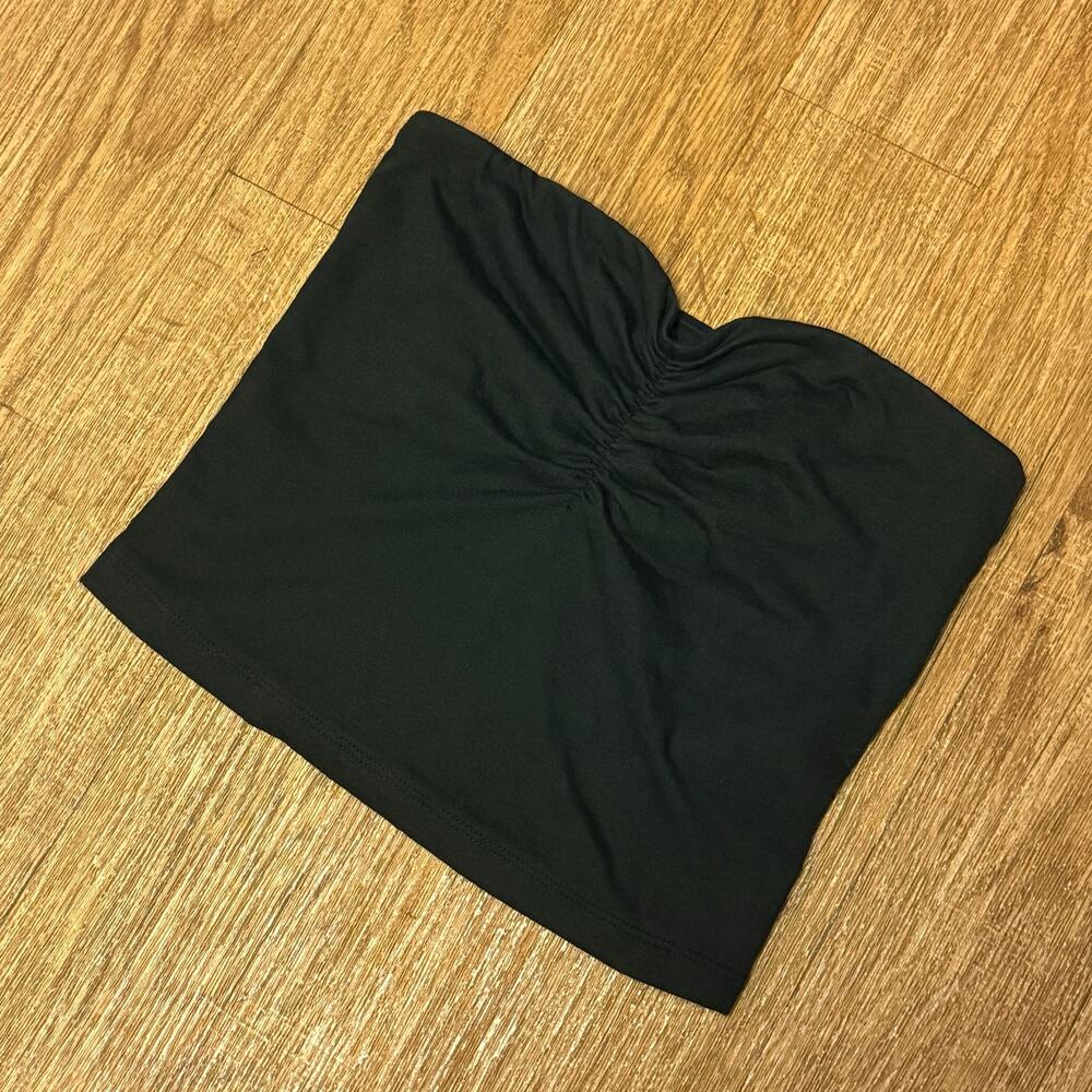 NWOT BDG Black Strapless Ruched Sweetheart Neckline Cropped Tube Top Medium